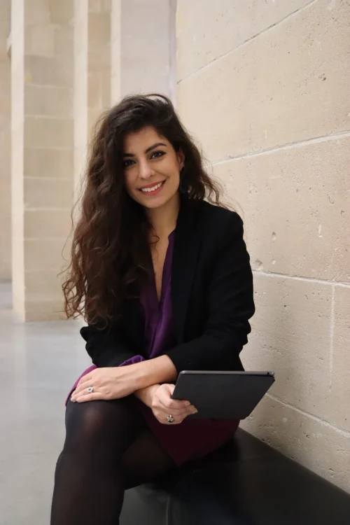 Comment porter une robe en hiver ? Comment porter une robe hiver ? Dana, coach en image et personal shopper à Lille, Paris et en ligne y répond avec 30 conseils !
